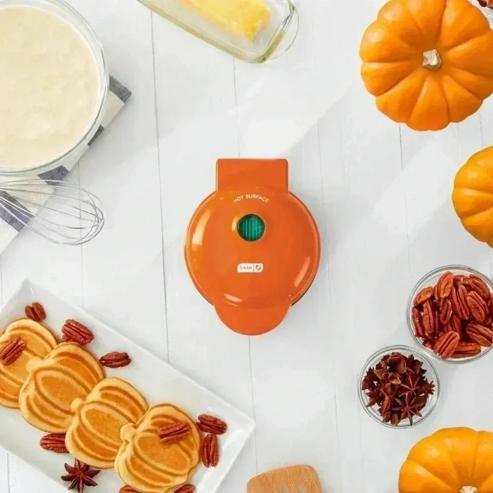 New Dash Pumpkin Mini Nonstick Waffle Maker Great For Fun Fall Breakfasts NIB